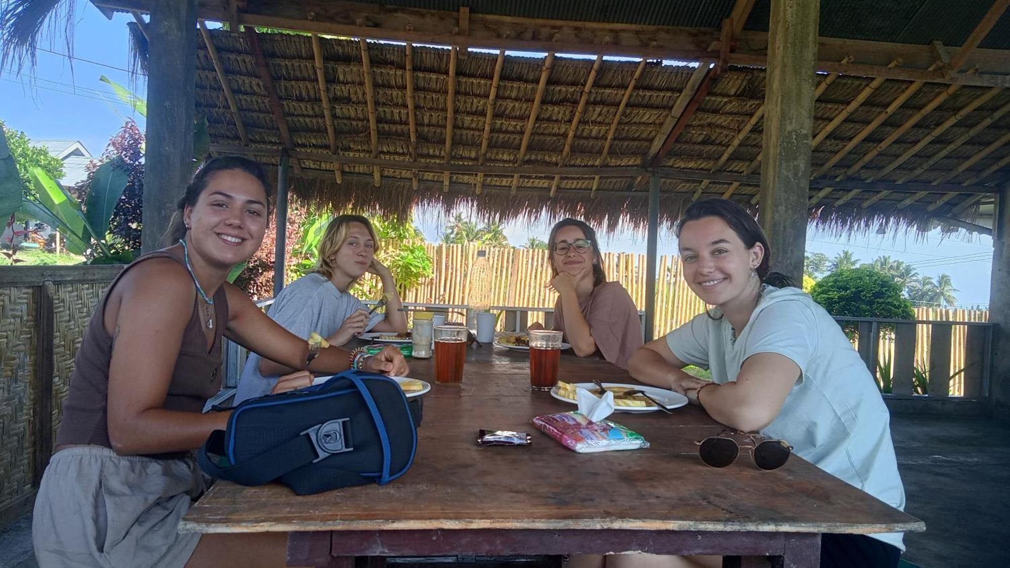 Bayan Exotic Homestay เซอนารู ภายนอก รูปภาพ