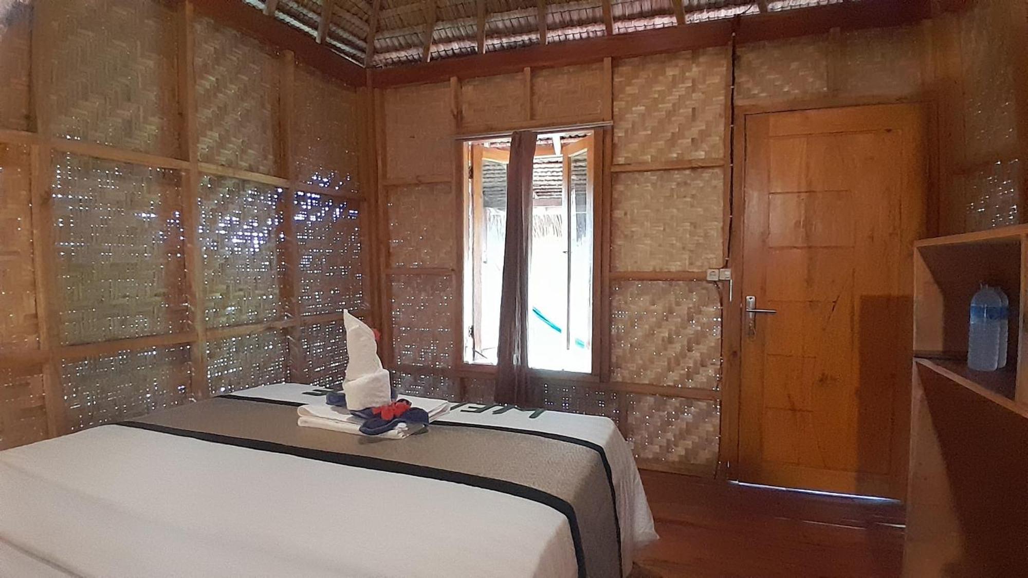 Bayan Exotic Homestay เซอนารู ภายนอก รูปภาพ